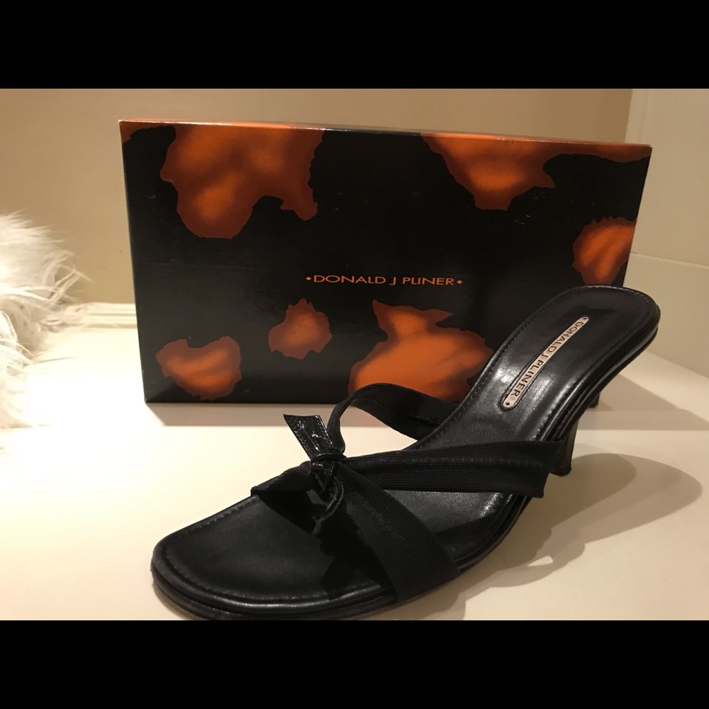 Donald Pliner Jerica Black Mesh Elastic Patent 8.5